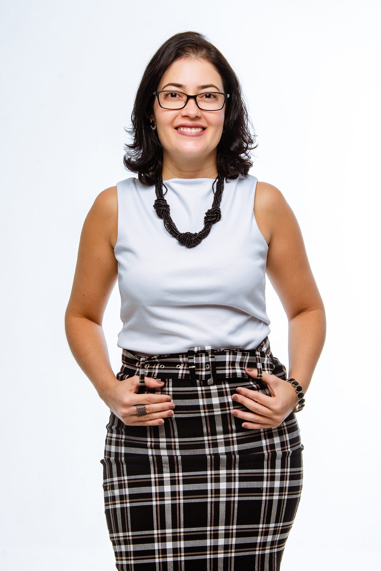 Rosiane Delgado, psicóloga, retrato profissional de óculos
